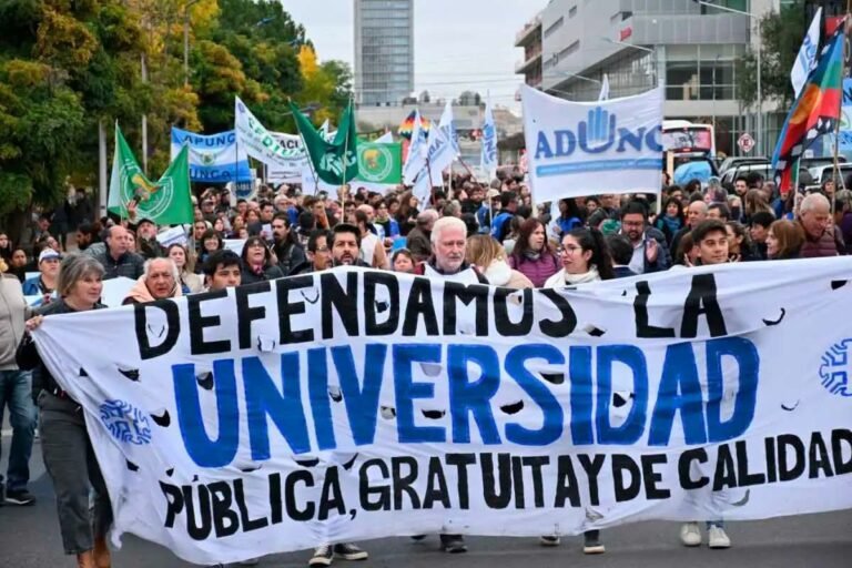 Universidades nacionales: el conflicto salarial vuelve a paralizar las aulas en todo el país