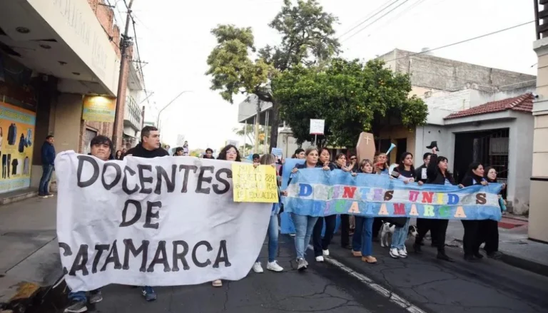 Semaforazo docente en Catamarca: UDA sale a la calle este martes para reclamar por salarios y educación pública