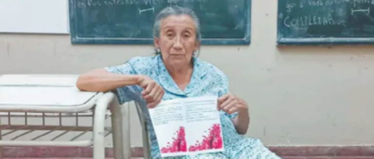 A los 82 años, una catamarqueña cumplió el sueño de recibirse tras 25 años de estudio