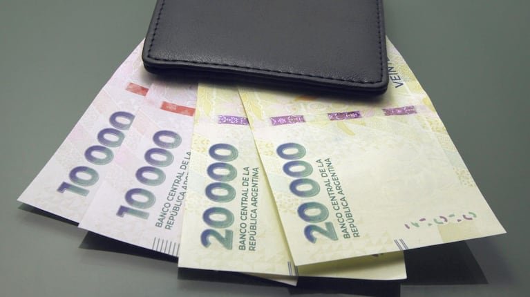 EL GOBIERNO ANUNCIA AUMENTO SALARIAL: LLEGARÁ A $437.000 EN 2027